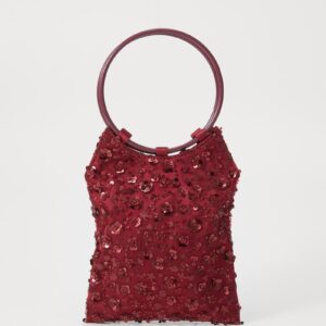 Bolsa Vermelha Compacta com Alça de Corrente – Impacto e Sofisticação
