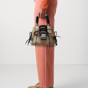 Bolsa Estruturada Bege e Cáqui com Alça Curta – Design Steve Madden